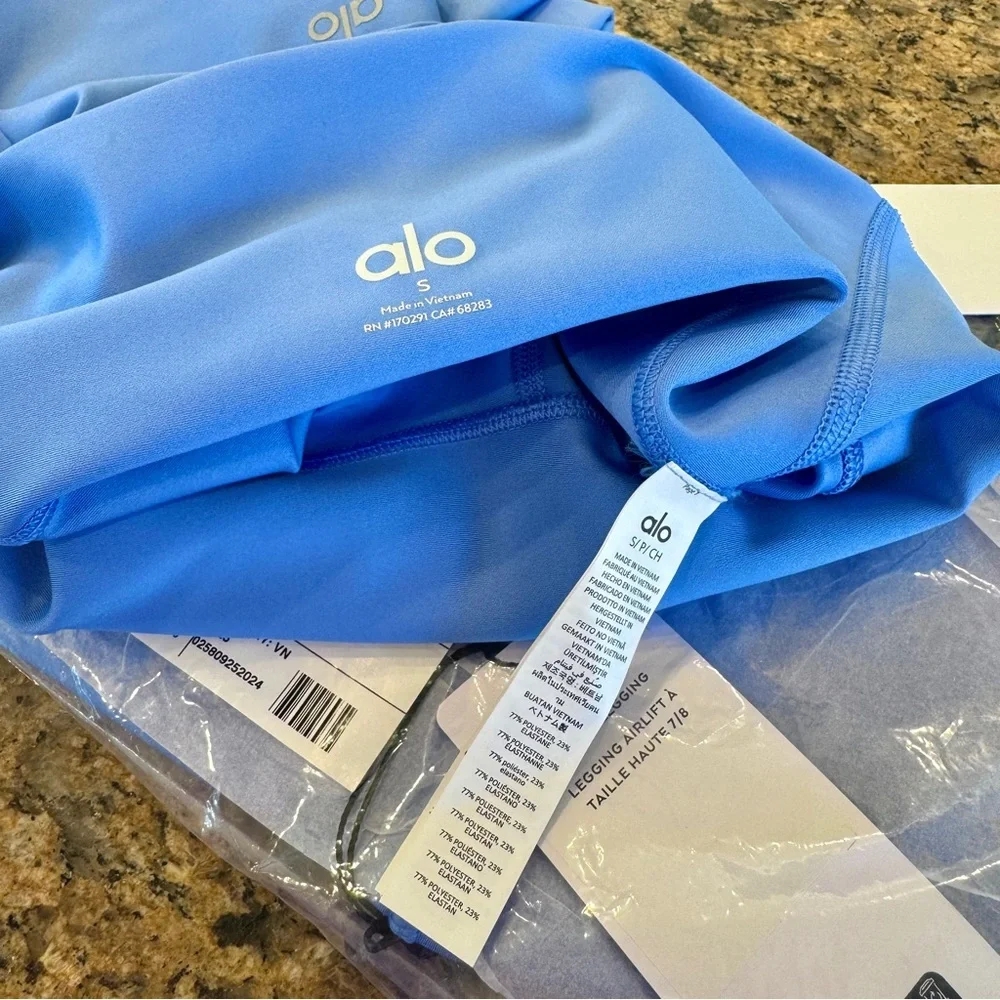 NWT Alo 7/8 Airlift High Waist Legging - Crystal Clear Blue Brand New Yoga Pants